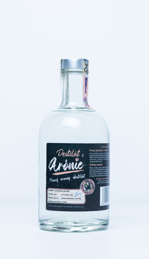 Destilát z arónie 50% 0,5 l